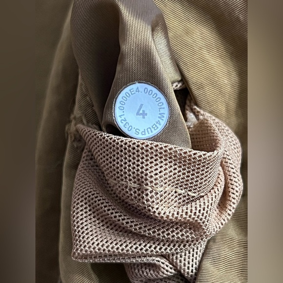 LULULEMON Nonstop Bomber Jacket Reversible in Gold Spice Size 4 - Picture 11 of 14